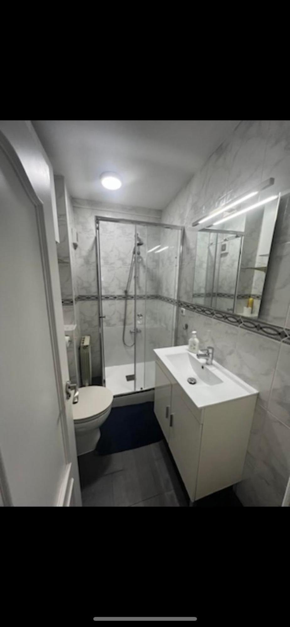 Bed Vallecas Hotel Madrid Exterior photo